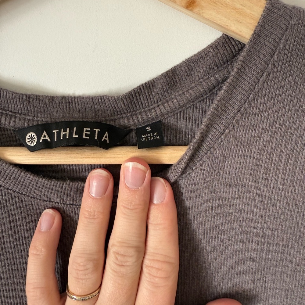 Athleta Ribbed Gray Top - Picture 5 of 7